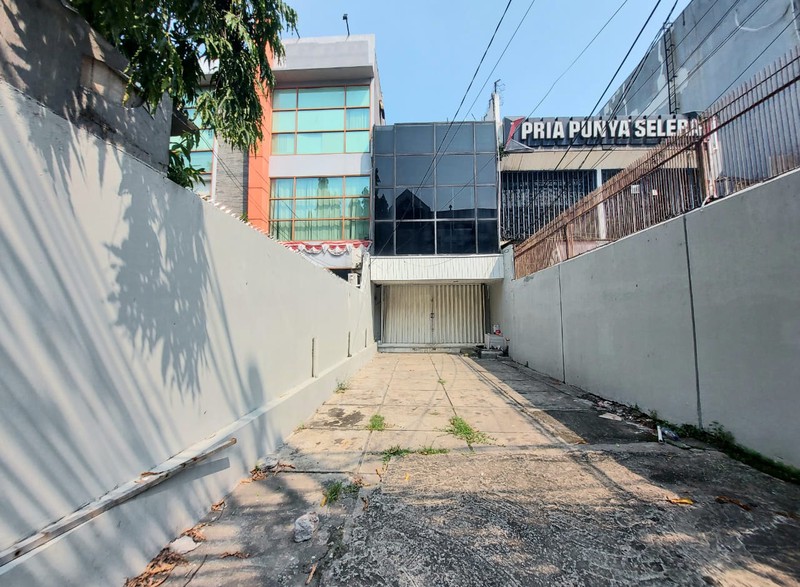 Ruko Lokasi Strategis di Mampang Prapatan Jakarta Selatan