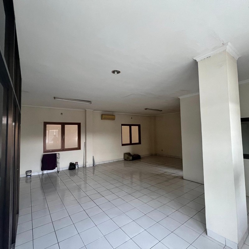 GUDANG & KANTOR SIAP PAKAI DI JALAN BATAVIA - DELTA SILICON, LIPPO CIKARANG