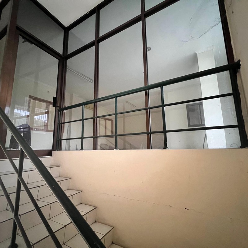 GUDANG & KANTOR SIAP PAKAI DI JALAN BATAVIA - DELTA SILICON, LIPPO CIKARANG