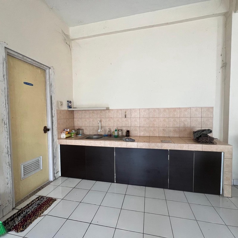 GUDANG & KANTOR SIAP PAKAI DI JALAN BATAVIA - DELTA SILICON, LIPPO CIKARANG