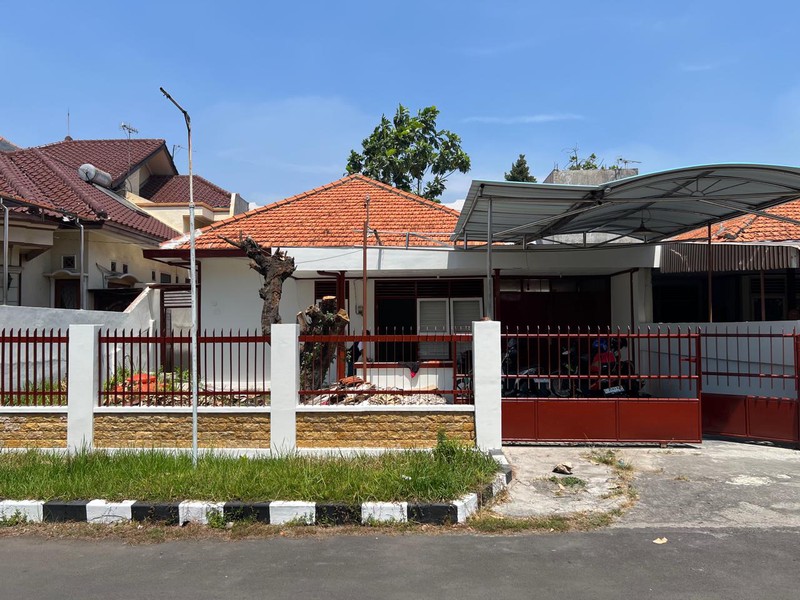 Dijual Rumah Siap Pakai di Manyar AIRDAS di Surabaya Timur Dekat Raya Manyar, STESIA, UNAIR Cocok untuk Kantor atau Kost 