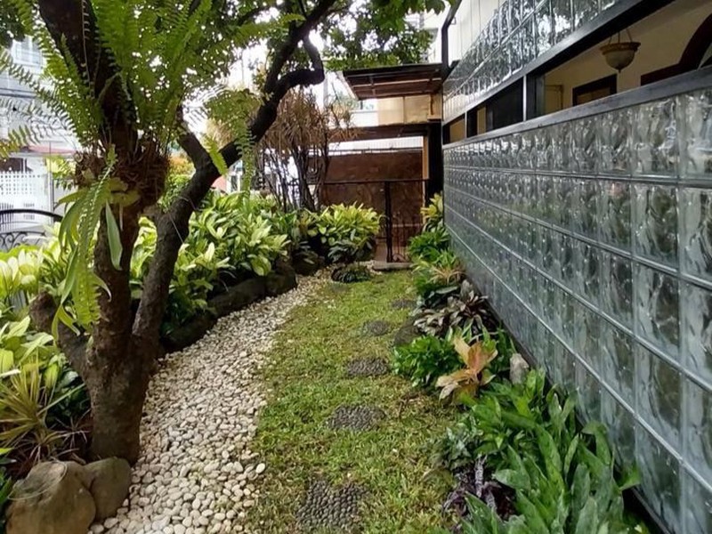 DIJUAL CEPAT - RUMAH di AREA KOMERSIAL Salihara, Pasar Minggu - Jakarta Selatan