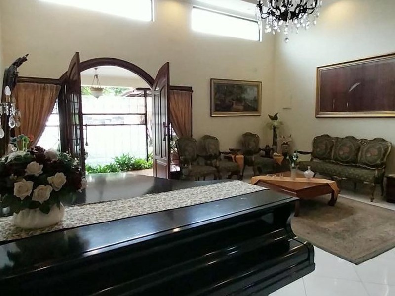 DIJUAL CEPAT - RUMAH di AREA KOMERSIAL Salihara, Pasar Minggu - Jakarta Selatan