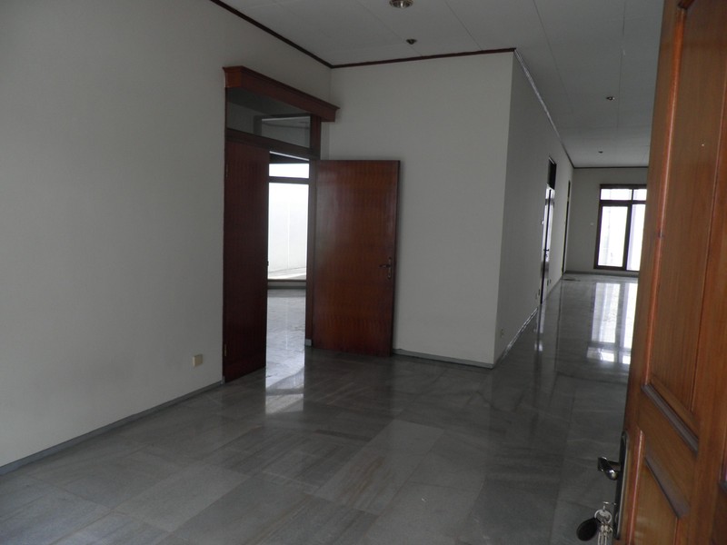 Dijual Rumah Terawat Lokasi Di Kebayoran Baru, Jakarta Selatan