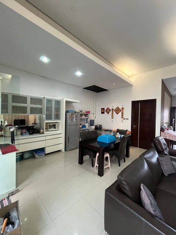 Dijual Rumah Strategis dan Siap Huni Full Furniture di Darmo Permai Surabaya Barat