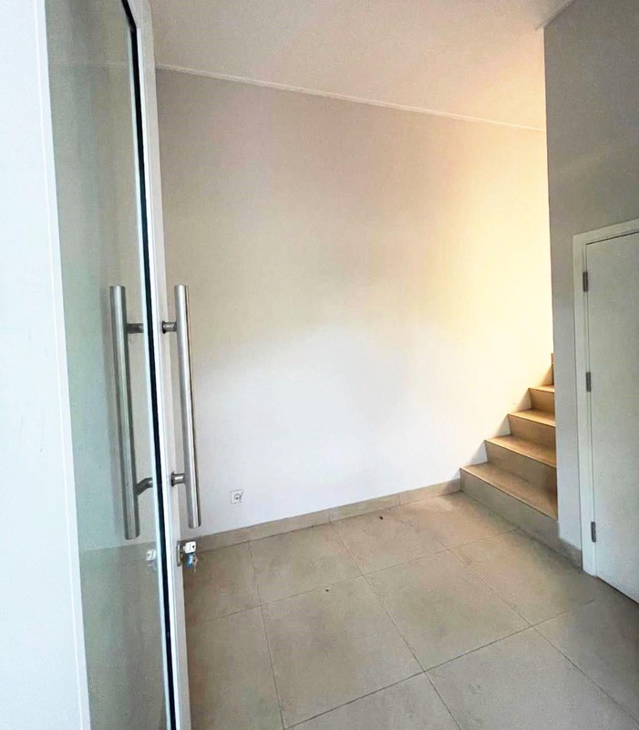 Rumah Minimalis, Bebas Banjir, dalam Cluster kemanan 24 Jam di Bintaro