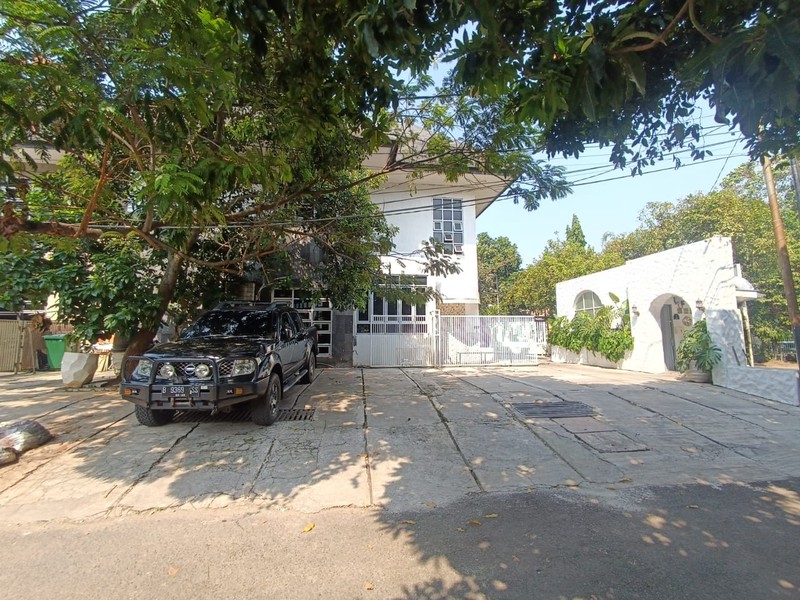 Dijual Rumah Posisi Hoek Lokasi Di Kramat Pela, Kebayoran Baru, Jakarta Selatan