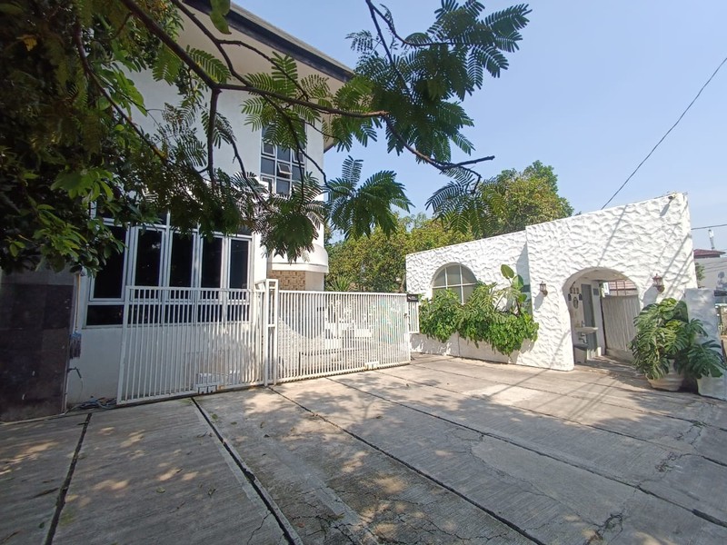 Dijual Rumah Posisi Hoek Lokasi Di Kramat Pela, Kebayoran Baru, Jakarta Selatan