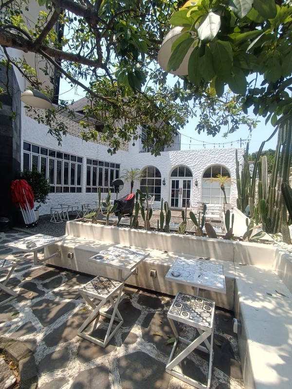 Dijual Rumah Posisi Hoek Lokasi Di Kramat Pela, Kebayoran Baru, Jakarta Selatan