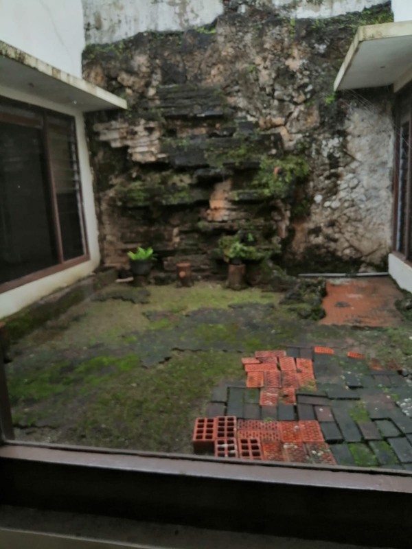 Dijual Rumah Bagus, Terawat, Lokasi Strategis di Jalan Jemur Andayani, Surabaya Selatan.