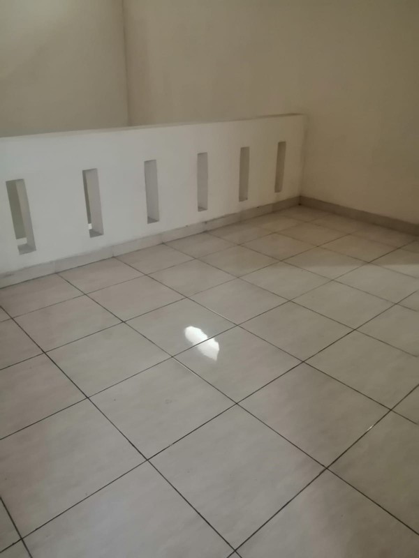 Dijual Rumah Bagus, Terawat, Lokasi Strategis di Jalan Jemur Andayani, Surabaya Selatan.