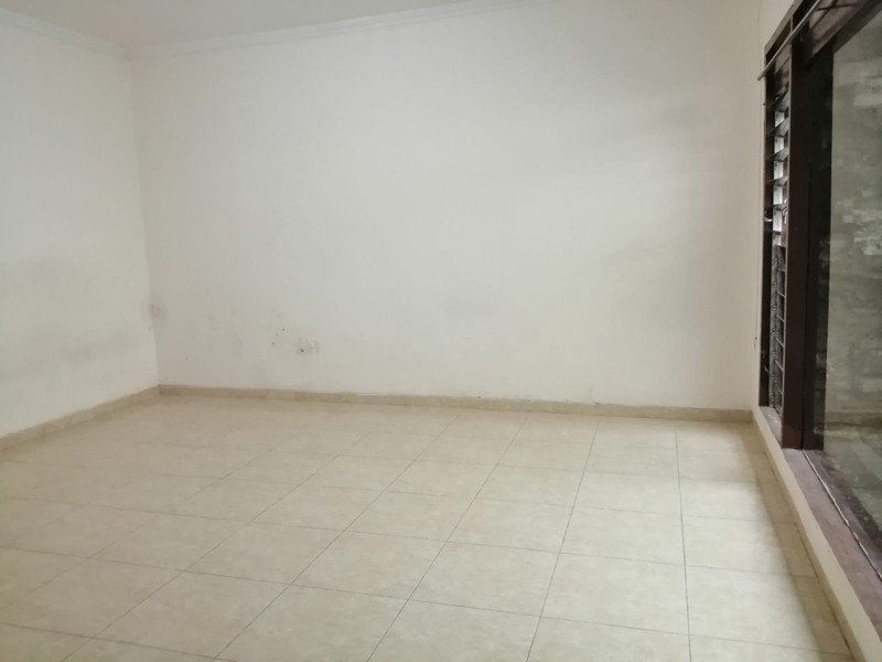 Dijual Rumah Bagus, Terawat, Lokasi Strategis di Jalan Jemur Andayani, Surabaya Selatan.