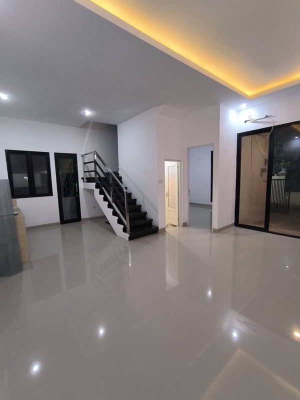 Dijual Rumah Bagus dan Strategis di Darmo Permai Selatan