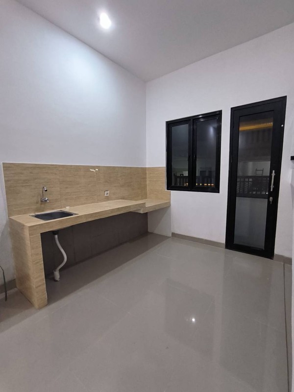 Dijual Rumah Bagus dan Strategis di Darmo Permai Selatan