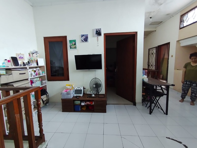 Rumah 2 Lantai Semi Furnish Dekat Lotte Mart, Maguwoharjo, Depok, 