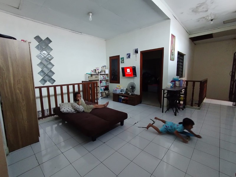 Rumah 2 Lantai Semi Furnish Dekat Lotte Mart, Maguwoharjo, Depok, 