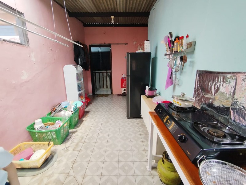 Rumah 2 Lantai Semi Furnish Dekat Lotte Mart, Maguwoharjo, Depok, 