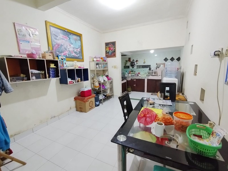 Rumah 2 Lantai Semi Furnish Dekat Lotte Mart, Maguwoharjo, Depok, 