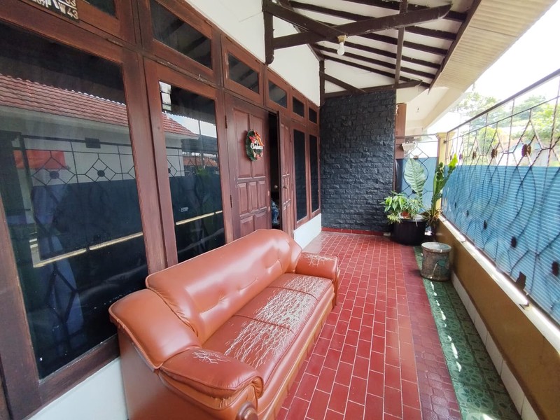 Rumah 2 Lantai Semi Furnish Dekat Lotte Mart, Maguwoharjo, Depok, 