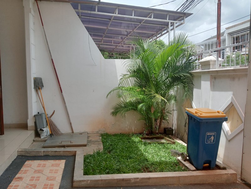 Rumah 3 Lantai di kelapa gading siap huni harga nego