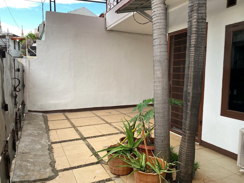 RUMAH TINGGAL JL. TEBET UTARA 1B DEKAT STASIUN KRL TEBET