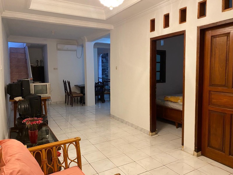 RUMAH TINGGAL JL. TEBET UTARA 1B DEKAT STASIUN KRL TEBET