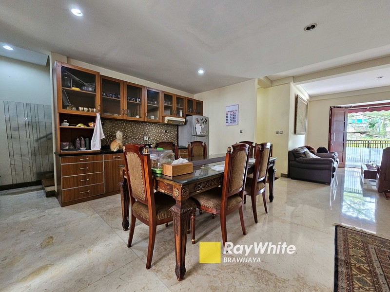 Rumah di Kompleks Bona Vista Residence, Lebak Bulus, Lokasi Tenang, Akses jalan 3 mobil