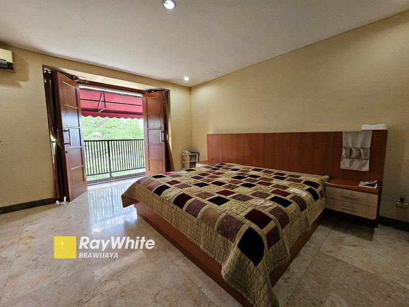 Rumah di Kompleks Bona Vista Residence, Lebak Bulus, Lokasi Tenang, Akses jalan 3 mobil