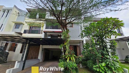 Rumah di Kompleks Bona Vista Residence, Lebak Bulus, Lokasi Tenang, Akses jalan 3 mobil