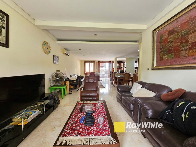 Rumah di Kompleks Bona Vista Residence, Lebak Bulus, Lokasi Tenang, Akses jalan 3 mobil