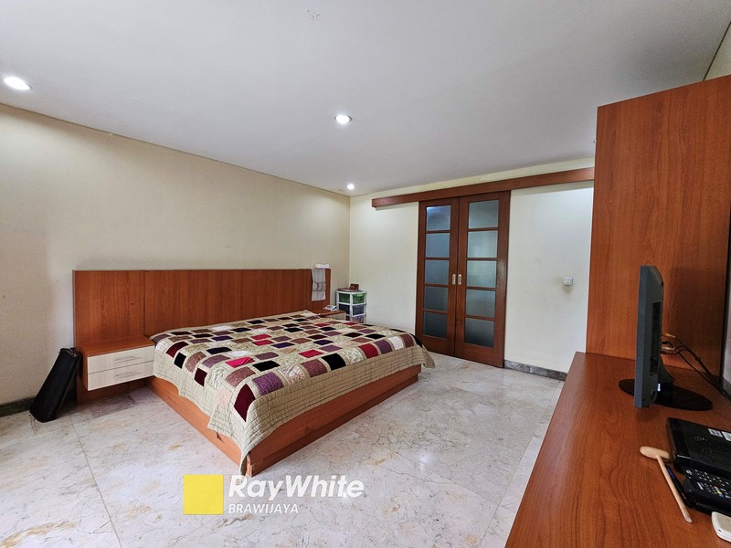 Rumah di Kompleks Bona Vista Residence, Lebak Bulus, Lokasi Tenang, Akses jalan 3 mobil