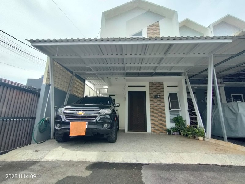 Rumah D'Lapan Town House 