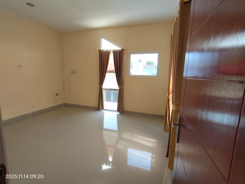 Rumah D'Lapan Town House 