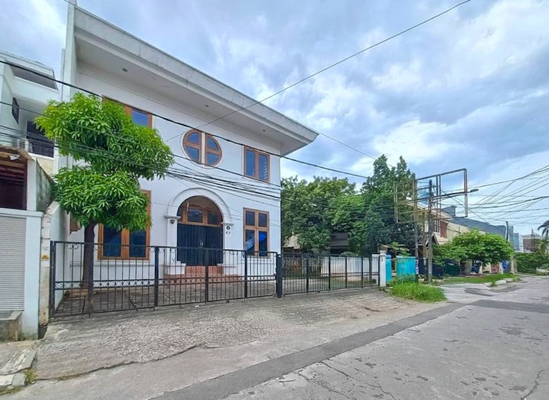 Gedung Kantor di Kelapa Gading dekat Kirana Boutique, Kensington