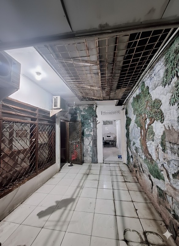 Butuh Cepat! Jarang ada Rumah Lama Strategis di Jelambar - Tanah 420m2, Cocok untuk Hunian Mewah atau Investasi