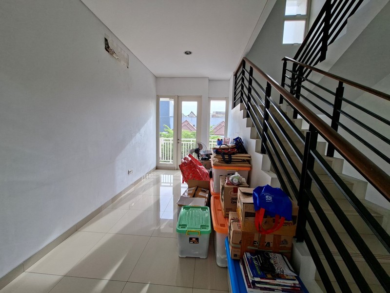 Dijual Town House Hoek Sherwood, Kelapa Gading