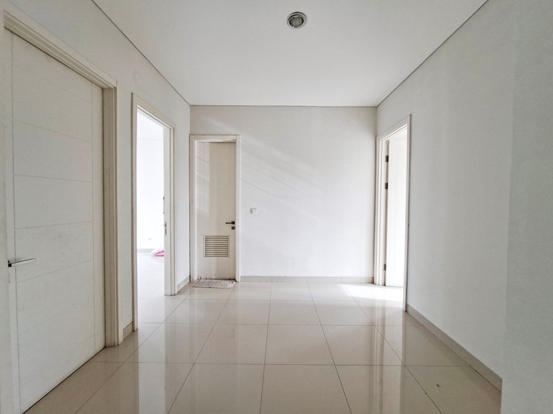 Dijual Town House Hoek Sherwood, Kelapa Gading