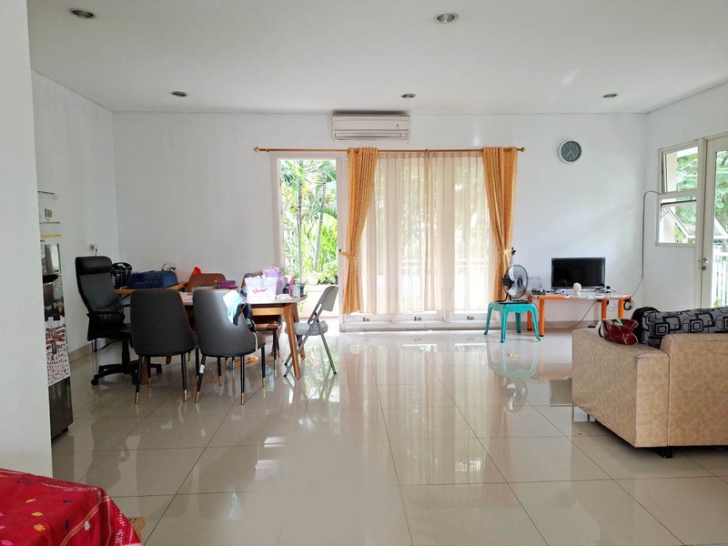Dijual Town House Hoek Sherwood, Kelapa Gading