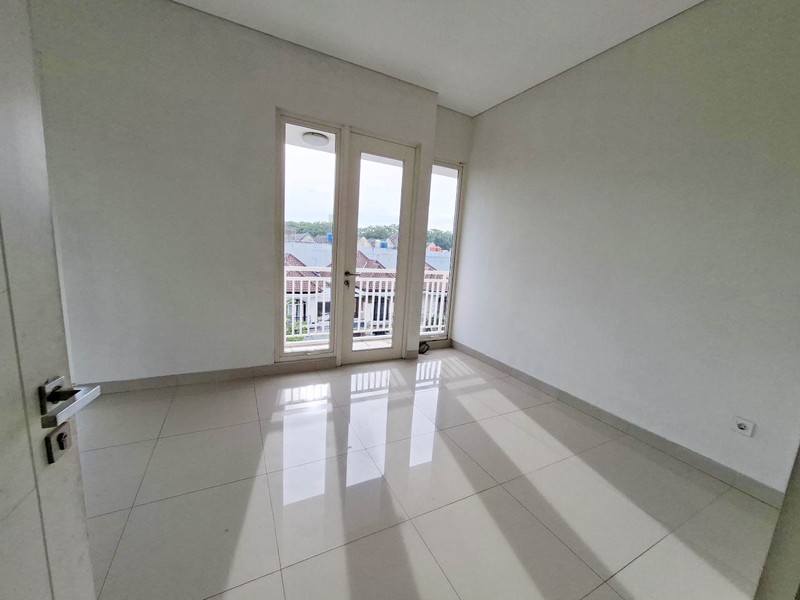 Dijual Town House Sherwood, Kelapa Gading