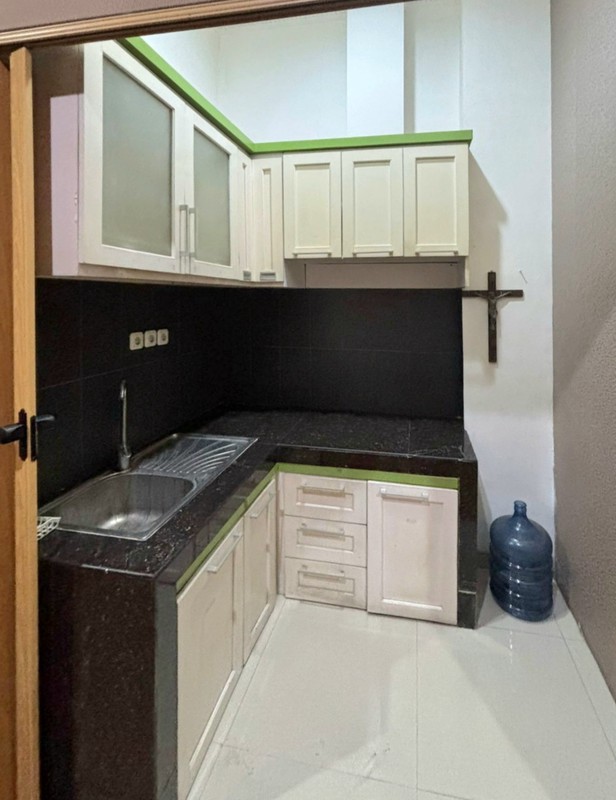 Ruko rapih bersih siap pakai di lokasi prima - Kelapa Hibrida Raya, Kelapa Gading