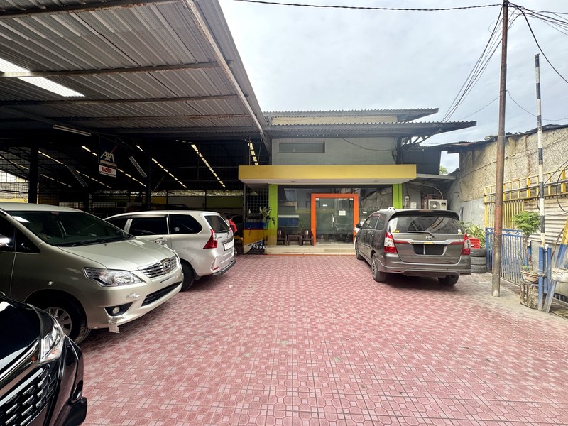 Dijual  Eks Bengkel Mobil di Kemanggisan, Jakarta Barat - Lokasi Strategis Dekat Universitas BINUS