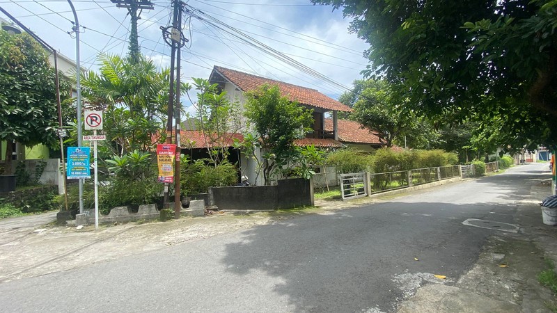 Rumah Asri 1 Lantai dengan Halaman Super Luas Dekat Jalan Damai, Sinduharjo, Ngaglik, Sleman