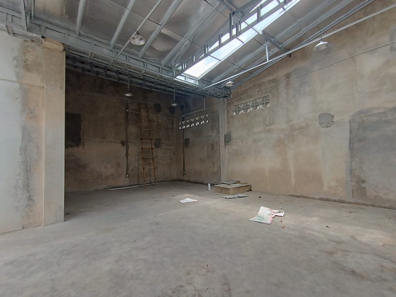 Peluang Emas,Dijual Cepat Ruko + Gudang 2 Lantai Super Strategis Di Ngasem, Colomadu, Karangayar..