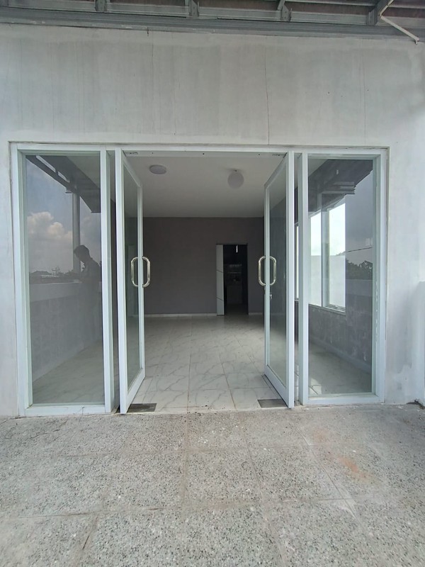 Peluang Emas,Dijual Cepat Ruko + Gudang 2 Lantai Super Strategis Di Ngasem, Colomadu, Karangayar..