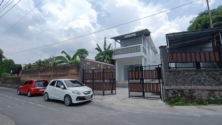 Peluang Emas,Dijual Cepat Ruko + Gudang 2 Lantai Super Strategis Di Ngasem, Colomadu, Karangayar..