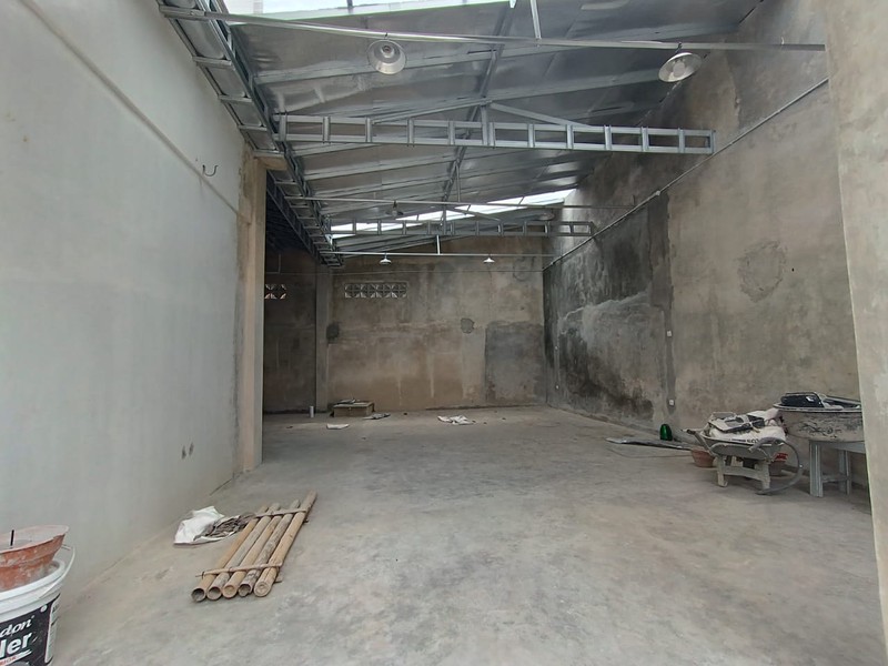 Peluang Emas,Dijual Cepat Ruko + Gudang 2 Lantai Super Strategis Di Ngasem, Colomadu, Karangayar..