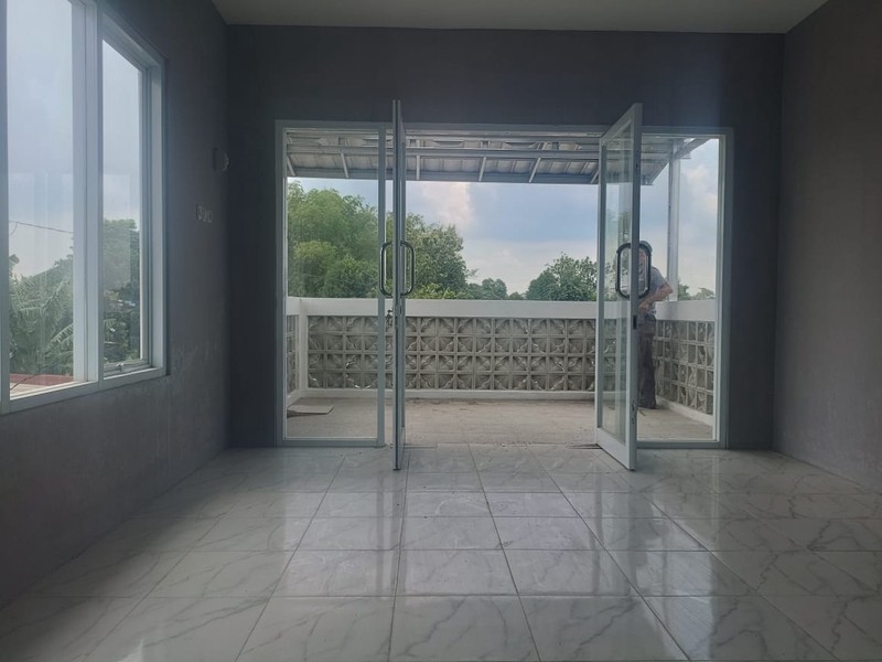 Peluang Emas,Dijual Cepat Ruko + Gudang 2 Lantai Super Strategis Di Ngasem, Colomadu, Karangayar..