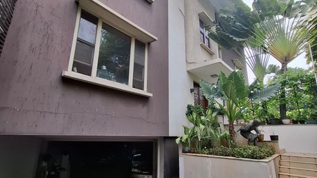 Rumah Disewa Jalan Widya Chandra Kebayoran Baru Jakarta Selatan