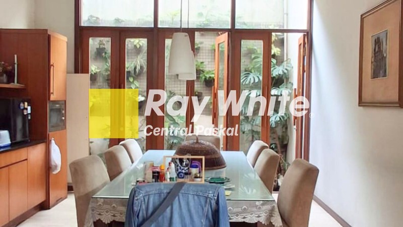 Rumah Mewah dan Asri di Mainroad Dago Kota Bandung