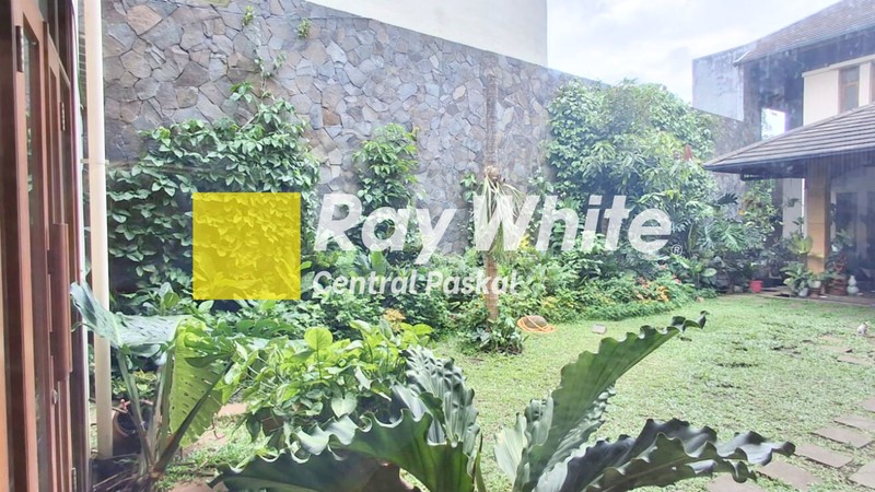 Rumah Mewah dan Asri di Mainroad Dago Kota Bandung